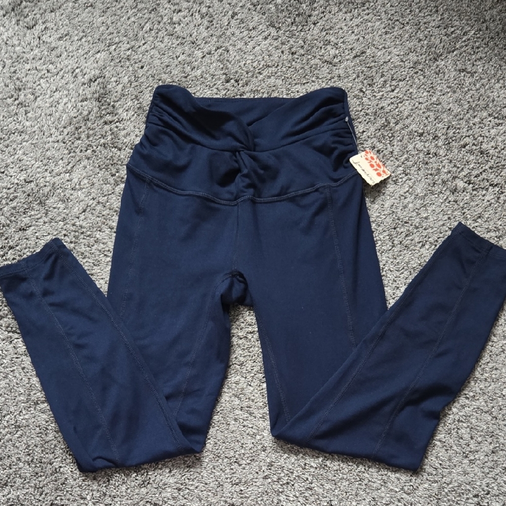 NWT. Free People Movement Navy Legging
